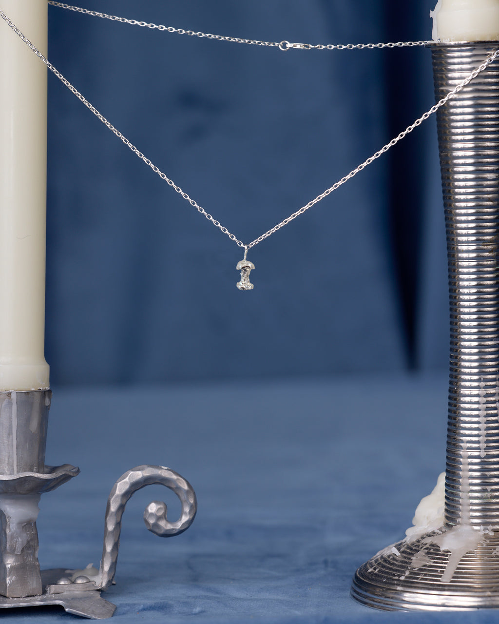 APPLE NECKLACE